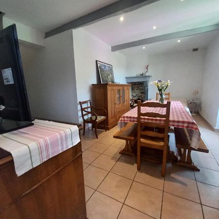 Maison Avec Jardin Ade Екстер'єр фото