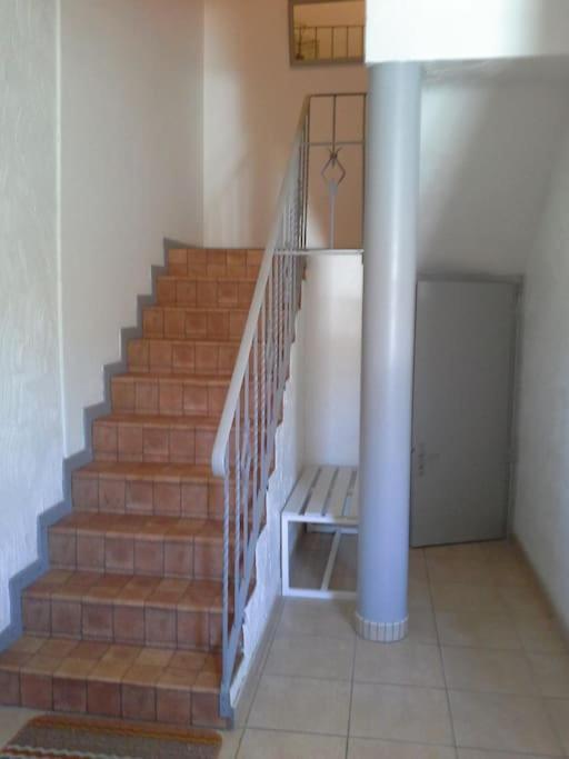 Maison Avec Jardin Ade Екстер'єр фото