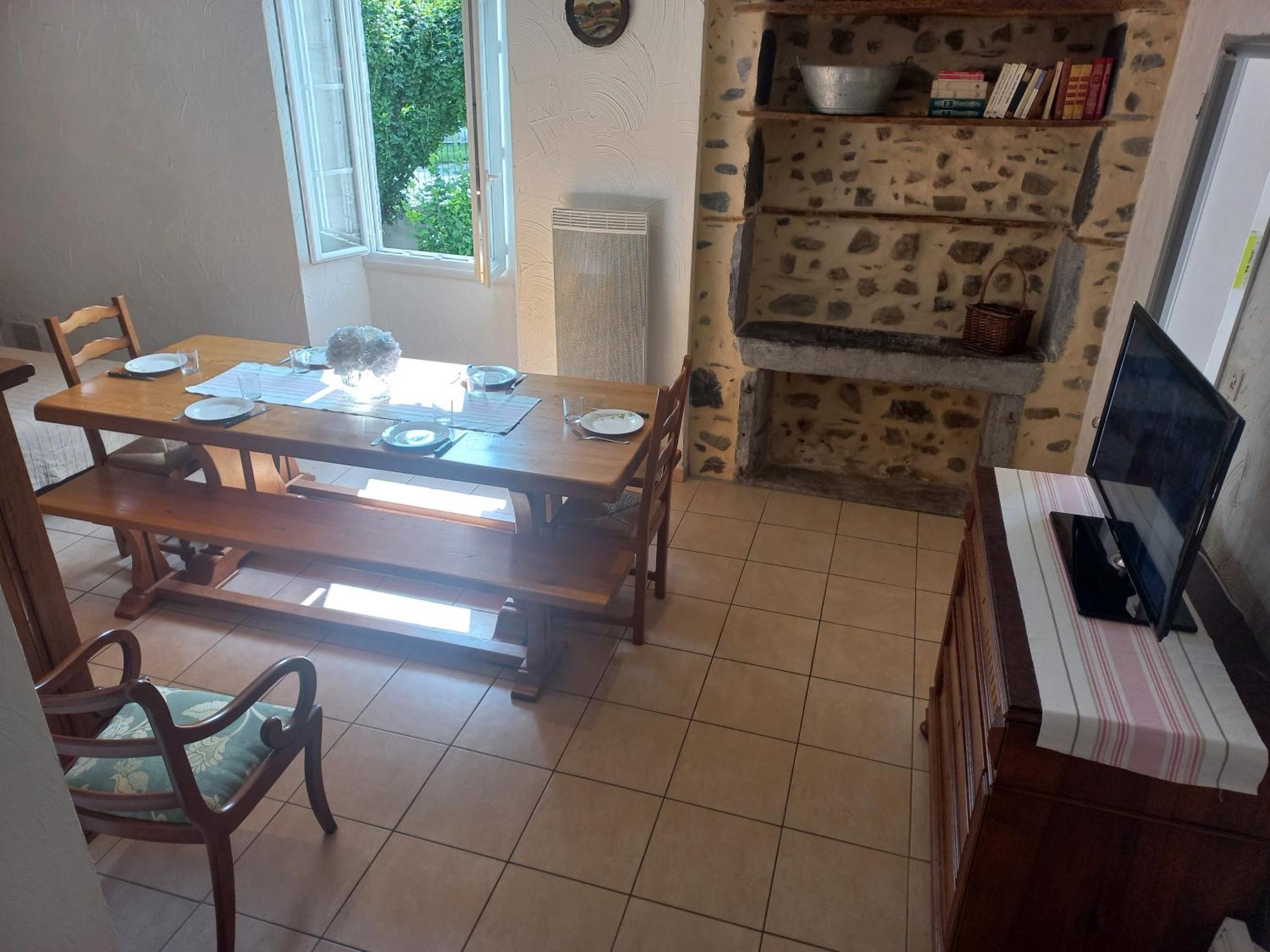 Maison Avec Jardin Ade Екстер'єр фото